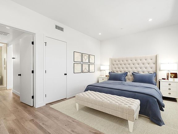 5th image of 4916 S Centinela Ave