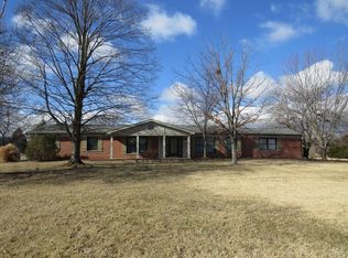 150 Strecker Rd, Ballwin, MO 63011