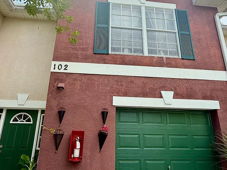 102 N Lady Mary Dr — Photo 1