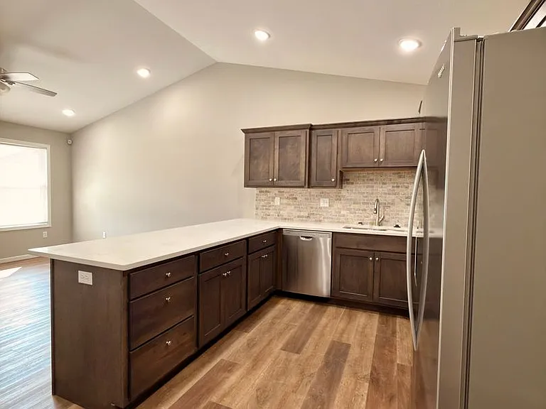 1802 Saint Mathews St — Photo 5