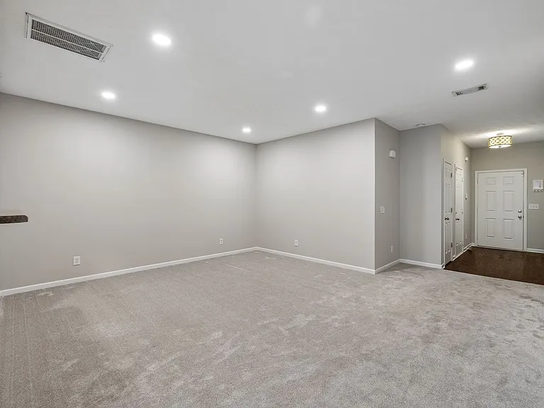 1424 Beech Grove Way — Photo 4