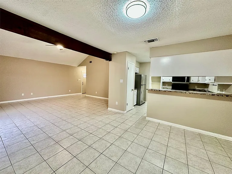 1611 Onion Creek Village Dr #A — Photo 7
