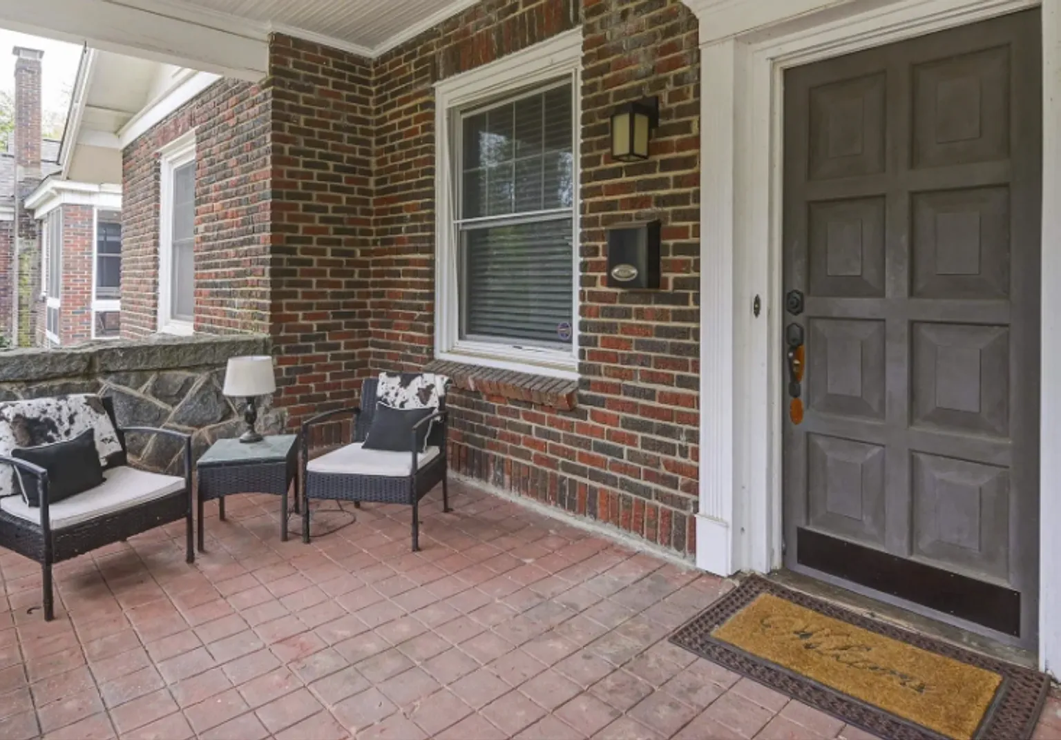 2027-2028 Pre Lease! Stunning 3 Bedroom, 2 Bath With A Study - Walking Distance To Five Points - ... — Photo 2