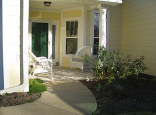 102 Willow Pond Dr, Morehead City, NC 28557