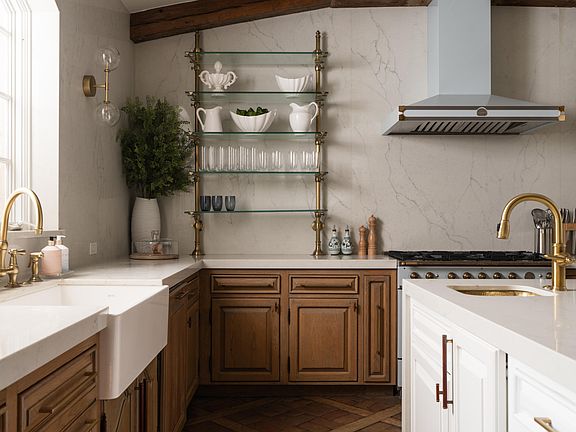 4th image of 1567 E Valley Rd