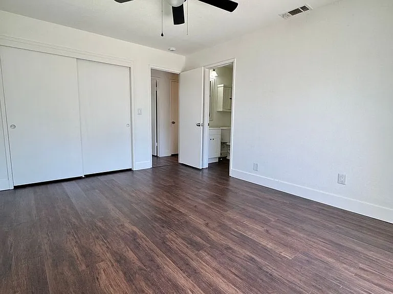 1605 Sutter Ln — Photo 17