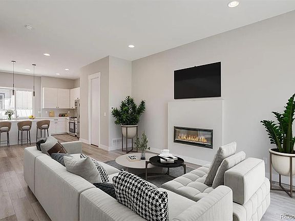 3rd image of 6020 Benton St
