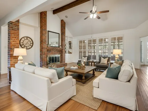 737 Newport Rd, Fort Worth, TX 76120