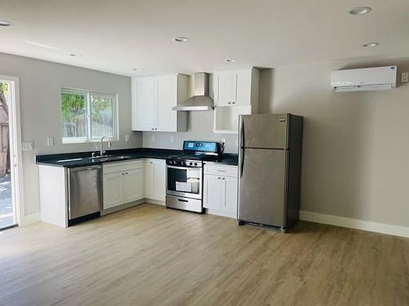 3rd image of 3212 Quinto Way #B