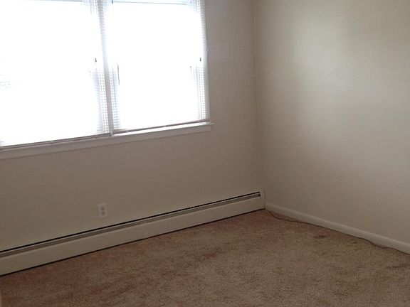 5th image of 1562 Simpson Ave