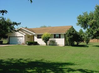 2131 Beck Ln, Lebanon, MO 65536