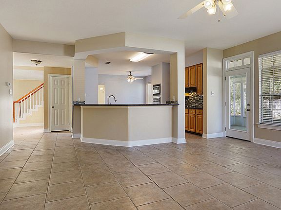 5th image of 256 Bunting Dr
