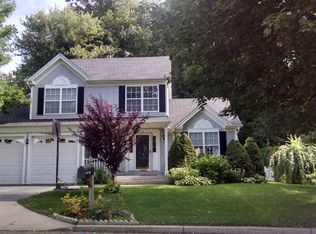 51 Oak Ridge Ln, Milford, CT 06461