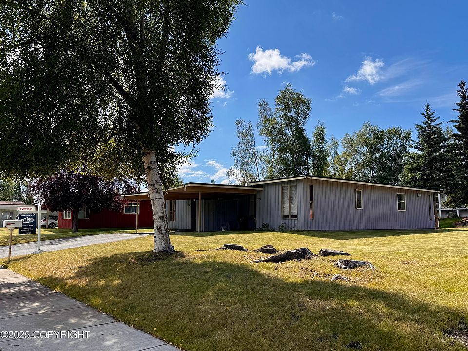 2nd image of 3911 Merrill Dr