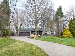 1344 Robin Hood Ln, Webster, NY 14580
