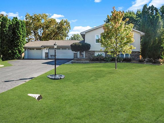 4th image of 225 Collins Dr