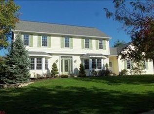 2048 Wilson Ridge Ln, Chesterfield, MO 63005