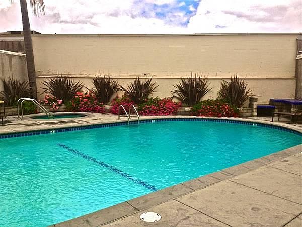 2nd image of 4555 Sylmar Ave #224