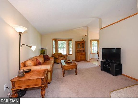 5th image of 817 Orchard Cir