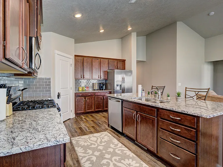 7646 E Declaration Dr — Photo 22