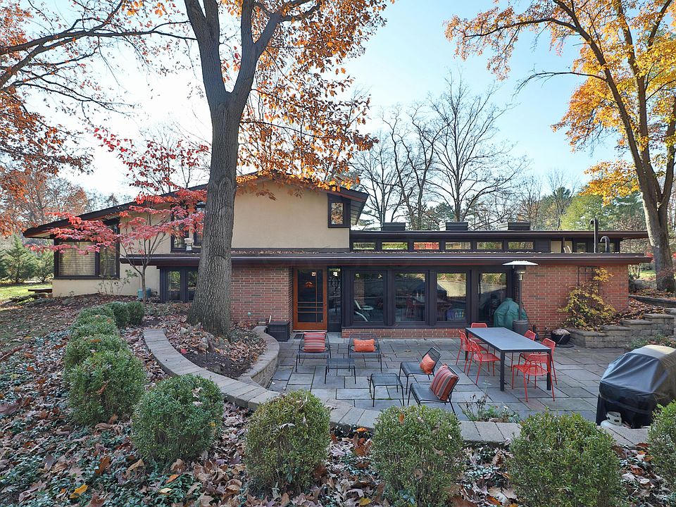 1st image of 544 White Oak Pl