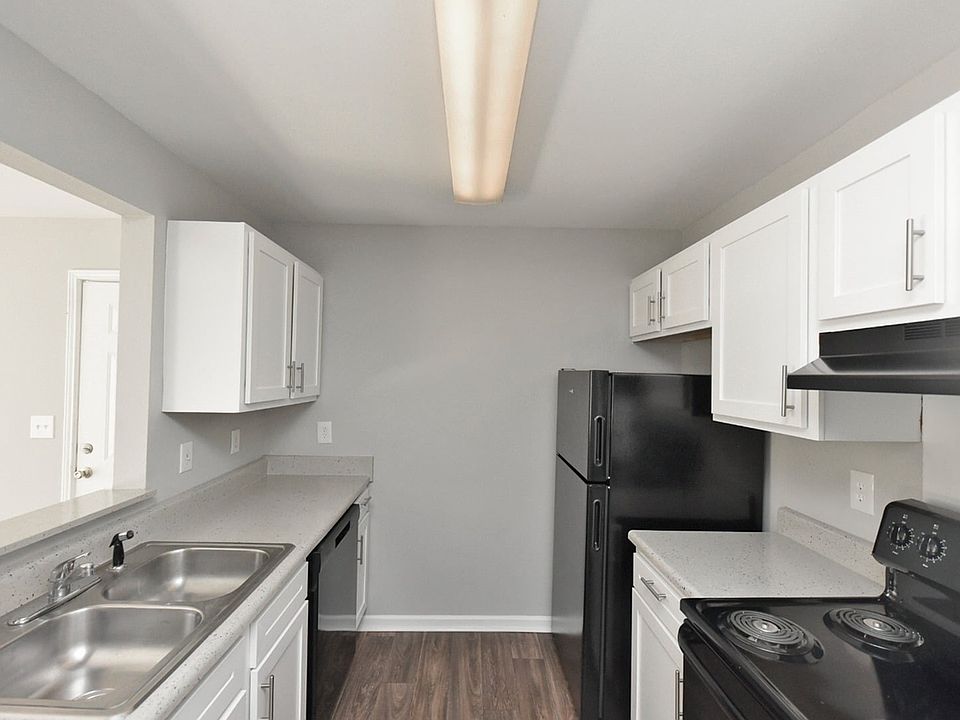 Fully equipped kitchen with generous counter space & cabinetry
