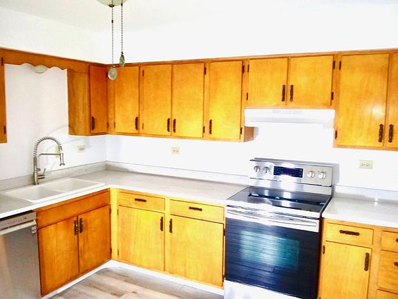 5th image of 569 Dean Dr APT 4