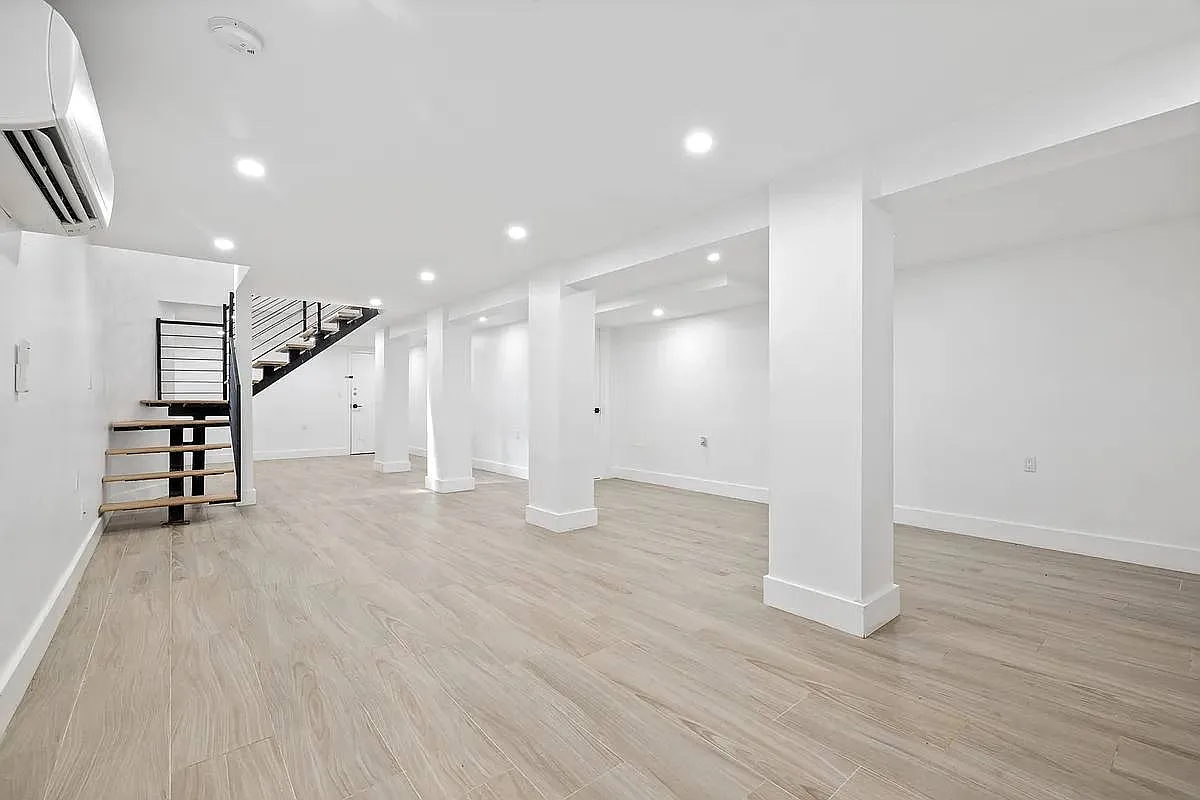 2 bed, 1.5 bath, $4,500 — Photo 4