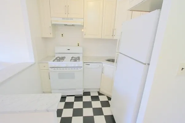 Rented by Citi Habitats | media 34