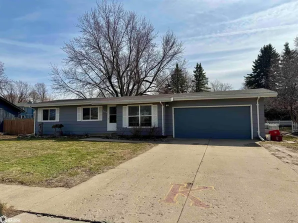 604 Granada Rd, Carroll, IA 51401