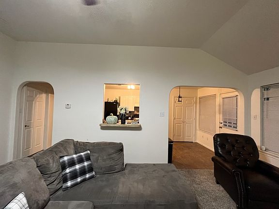 4th image of 12119 Walraven Rd