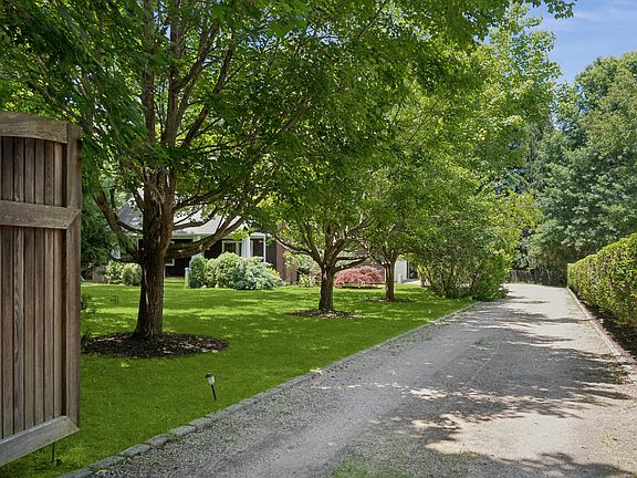 2nd image of 1219 Brick Kiln Rd