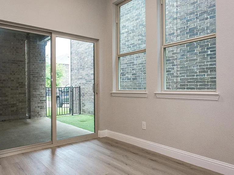 7504 Palisades Dr — Photo 11
