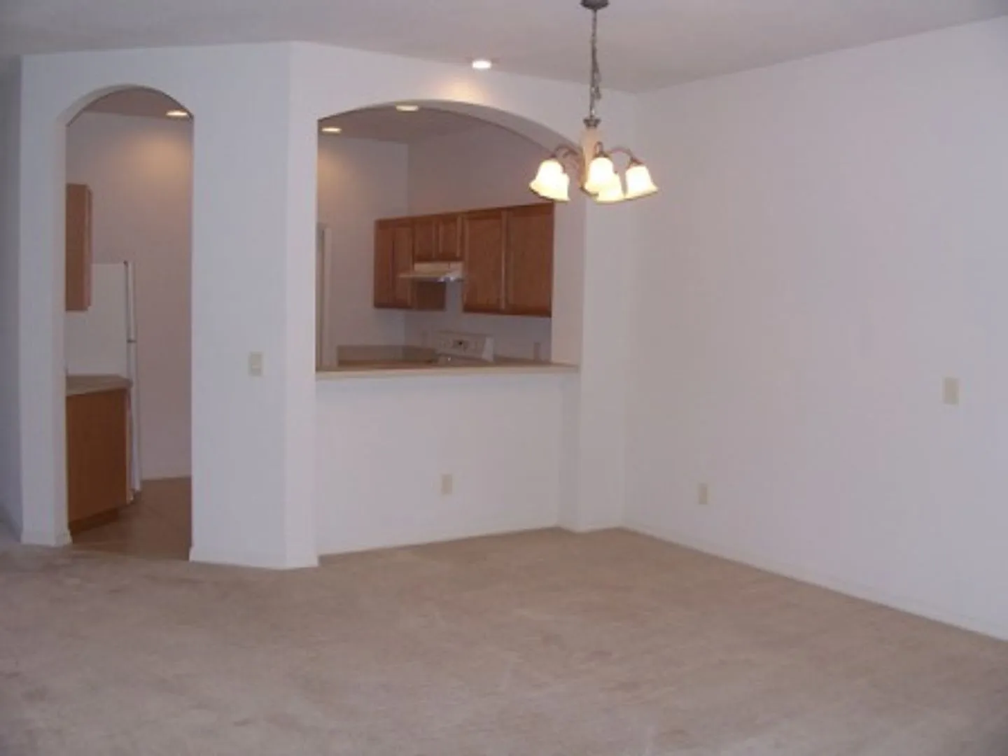 Brentwood Townhome with Social Membership — Photo 3