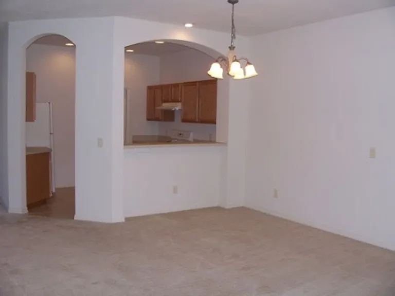 1586 W Spring Meadow Loop — Photo 3
