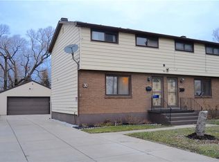 30 Creekside Dr, Cheektowaga, NY