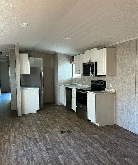 606 River Rd #18 — Photo 1