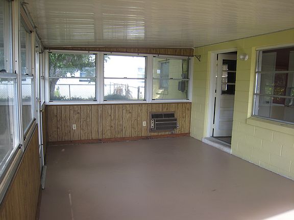 5th image of 225 Narvaez Dr