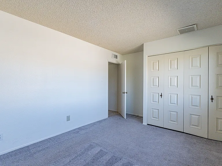 6413 S College Ave — Photo 11