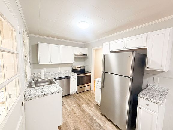 4th image of 1409 Cedar Ave