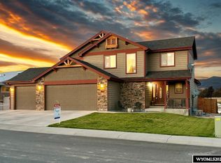 981 Meadowlark Dr, Douglas, WY 82633