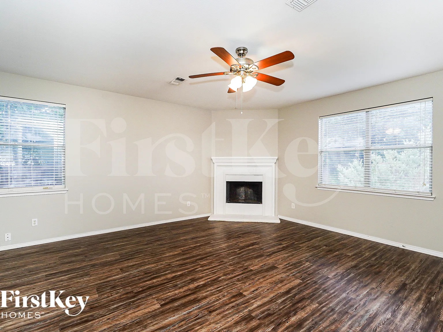5 bed, 2.5 bath, 2960 sqft, $2,205 — Photo 2