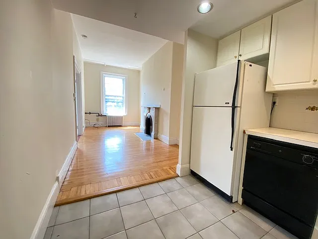 233 Beacon St #10