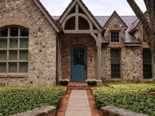 10 Pineapple Ln, Sewalls Pt, FL 34996