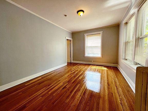 3rd image of 2315 W Eastwood Ave APT 1W