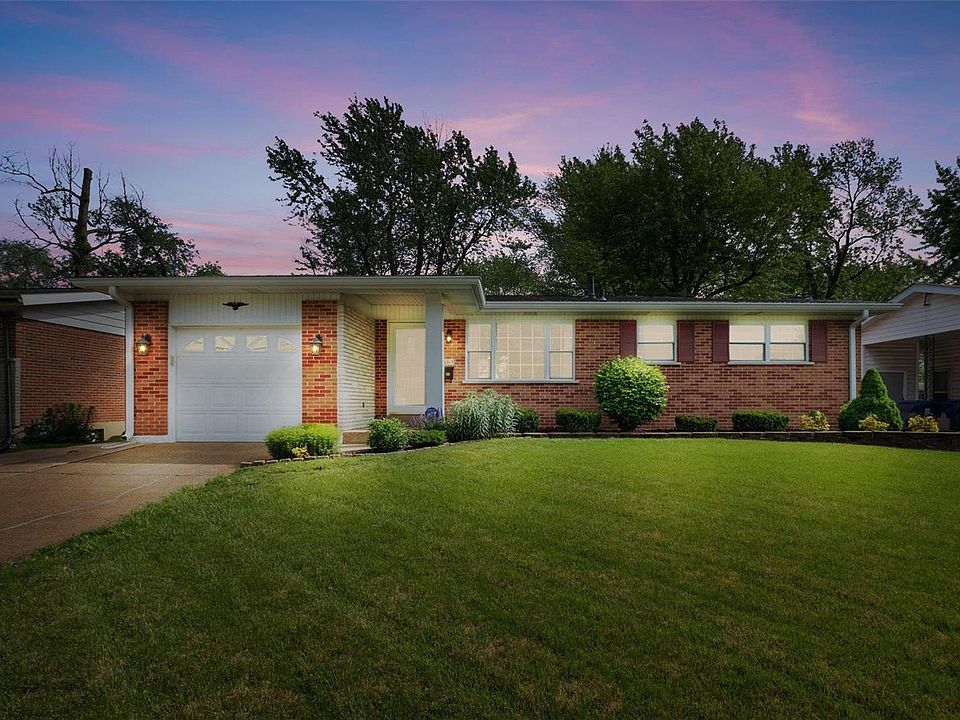 1st image of 465 Ryan Dr