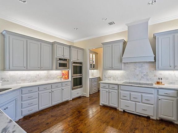 3rd image of 6321 Derby Dr
