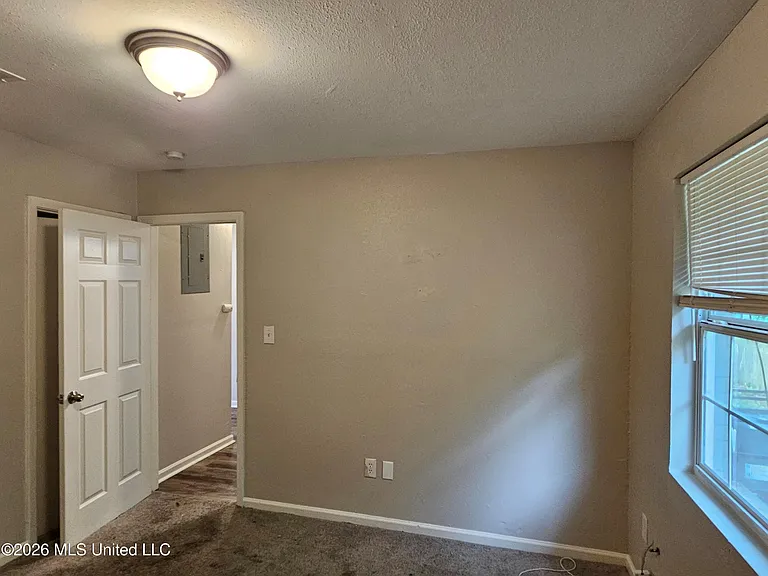 227 Lawrence Rd — Photo 7