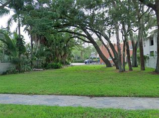 825 16th Ave NE, Saint Petersburg, FL 33704