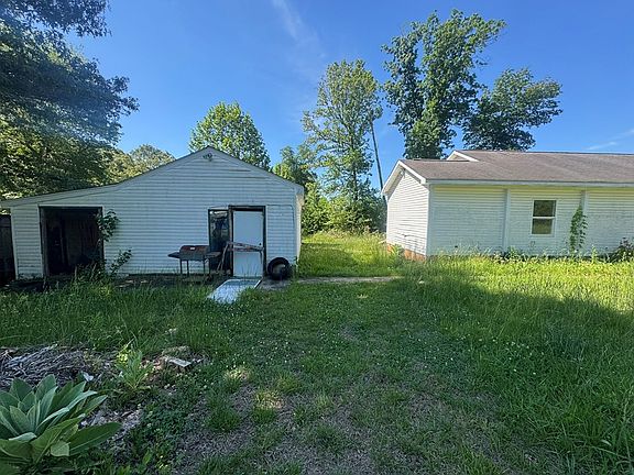 2nd image of 380 Toytown Rd